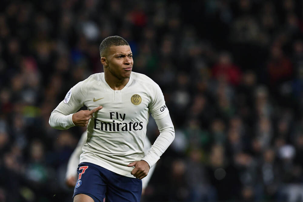 斯塔默：“有些人宁愿BBC不存在”